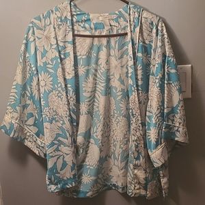 Blue & White floral open top 3/4 sleeve